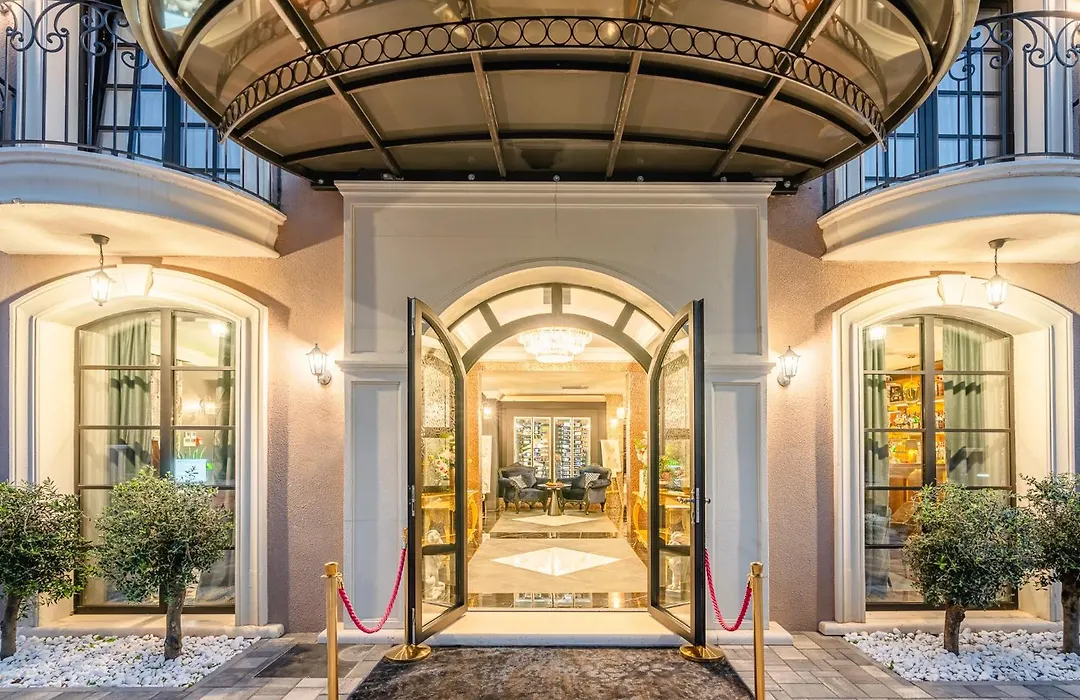 Boutique Hotel Bora-1